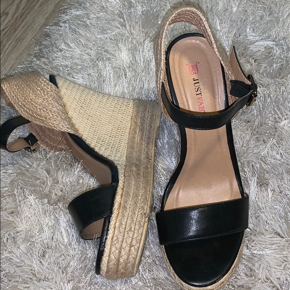 Shoe - Picture 2 of 3